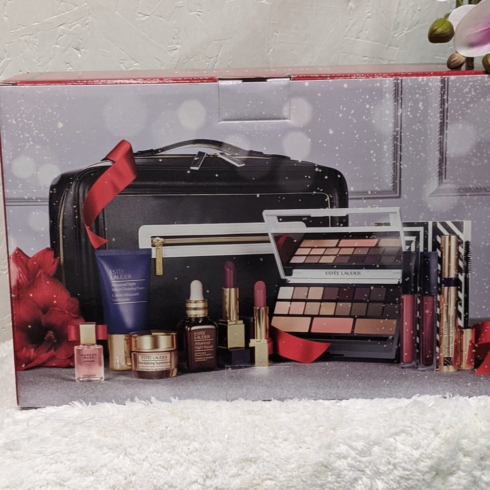 Estee Lauder Limited Edition Make Up Set